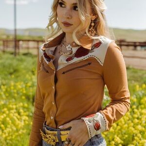 Rodeo Quincy Rodeo Rose Button Up- Floral Embroidered Western Shirt